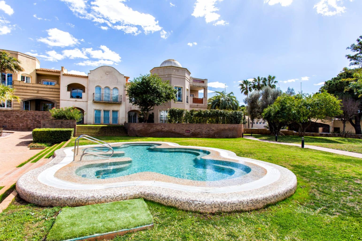 2 bedroom Apartment for sale in Denia with pool garage - € 465,000 (Ref: 8459062)
