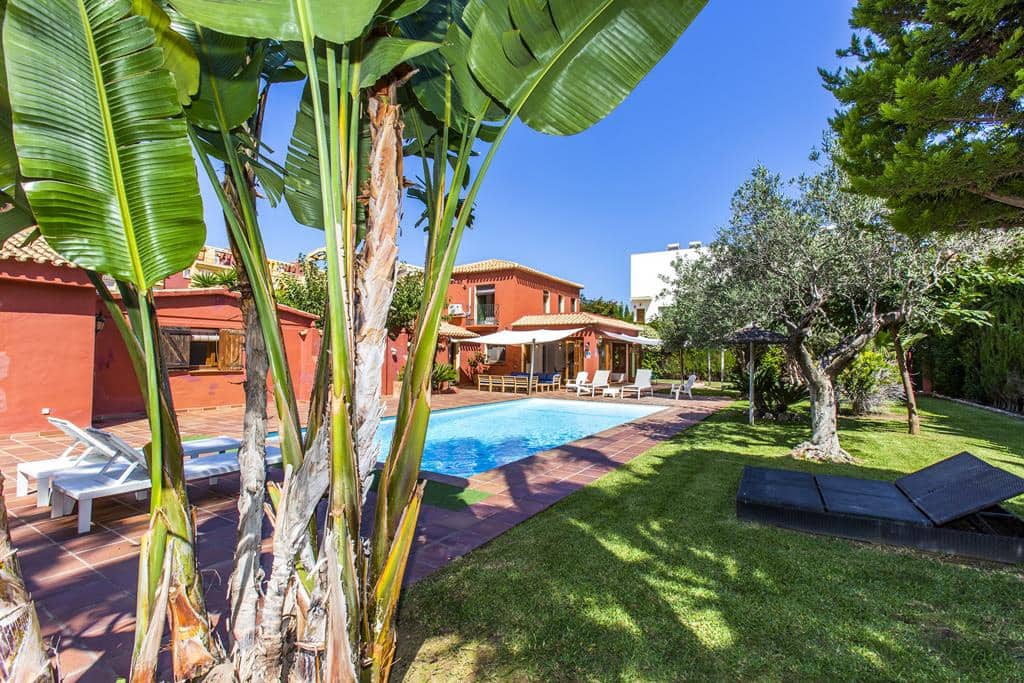 Chalet de 5 habitaciones en Dénia en venta con piscina garaje - 1.045.000 € (Ref: 8525116)