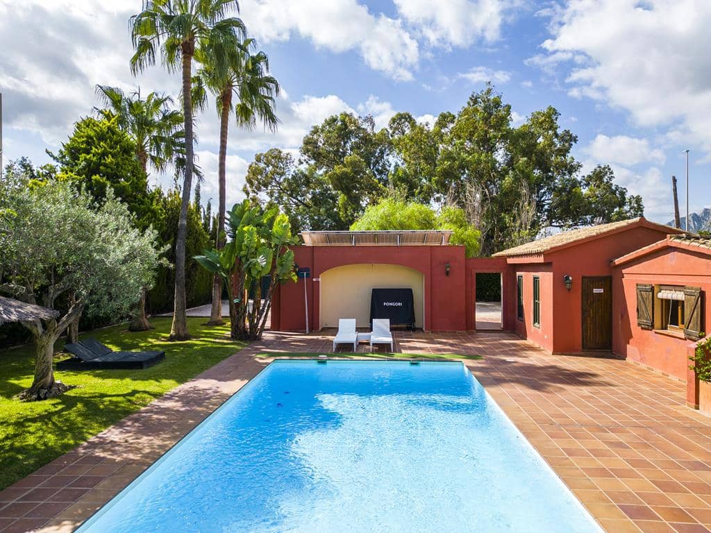 Chalet de 5 habitaciones en Dénia en venta con piscina garaje - 1.045.000 € (Ref: 8525116)