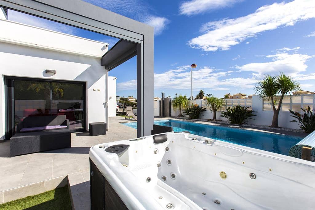 3 slaapkamer Villa te koop in El Vergel / Verger met zwembad garage - € 675.000 (Ref: 8598836)