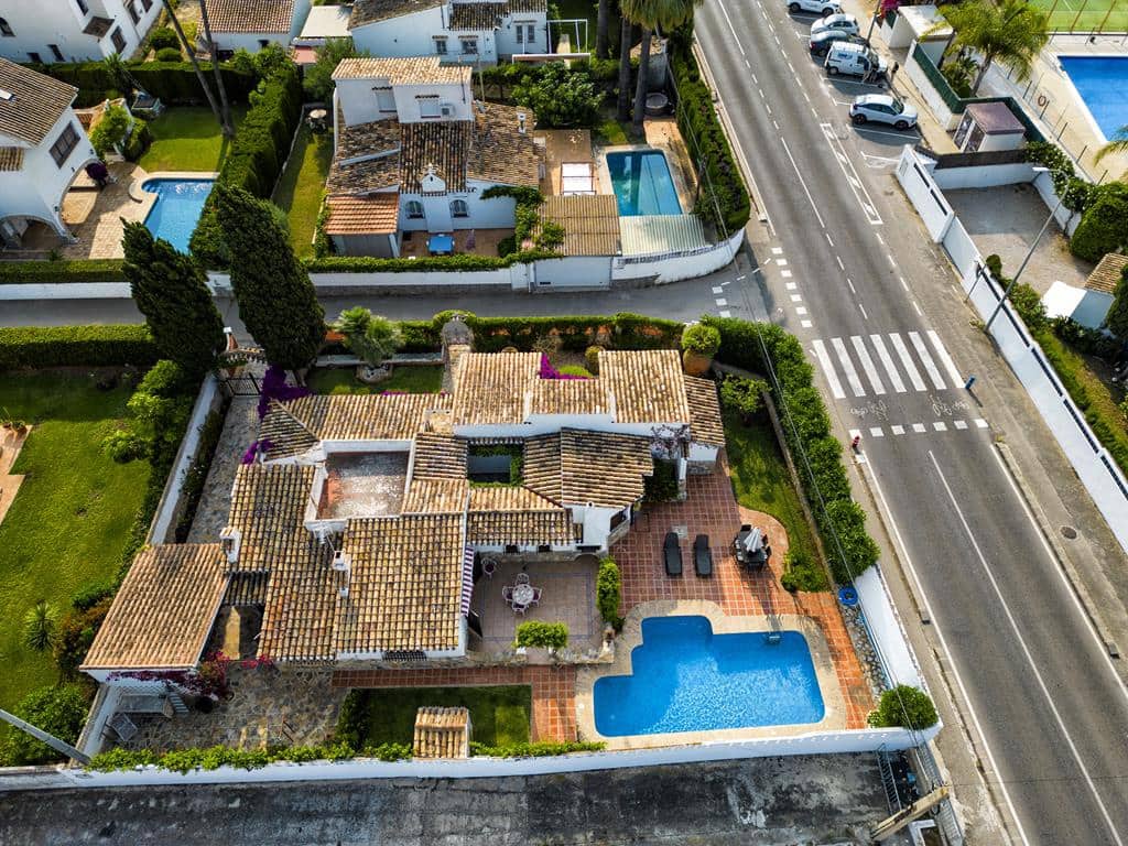 3 bedroom Villa for sale in Denia with pool garage - € 580,000 (Ref: 8621004)