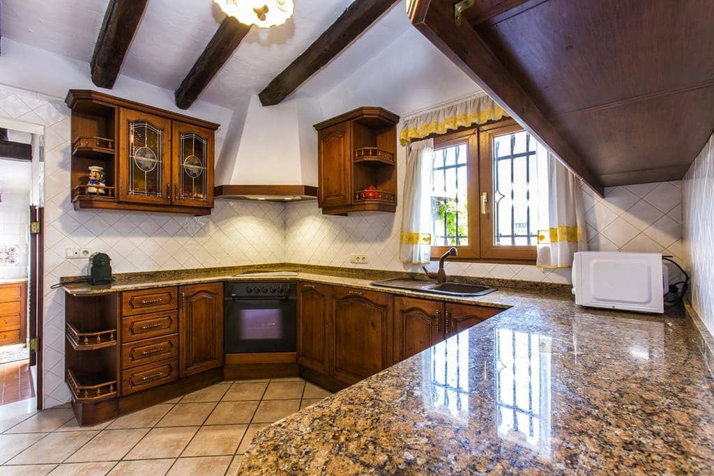 3 bedroom Villa for sale in Denia with pool garage - € 580,000 (Ref: 8621004)