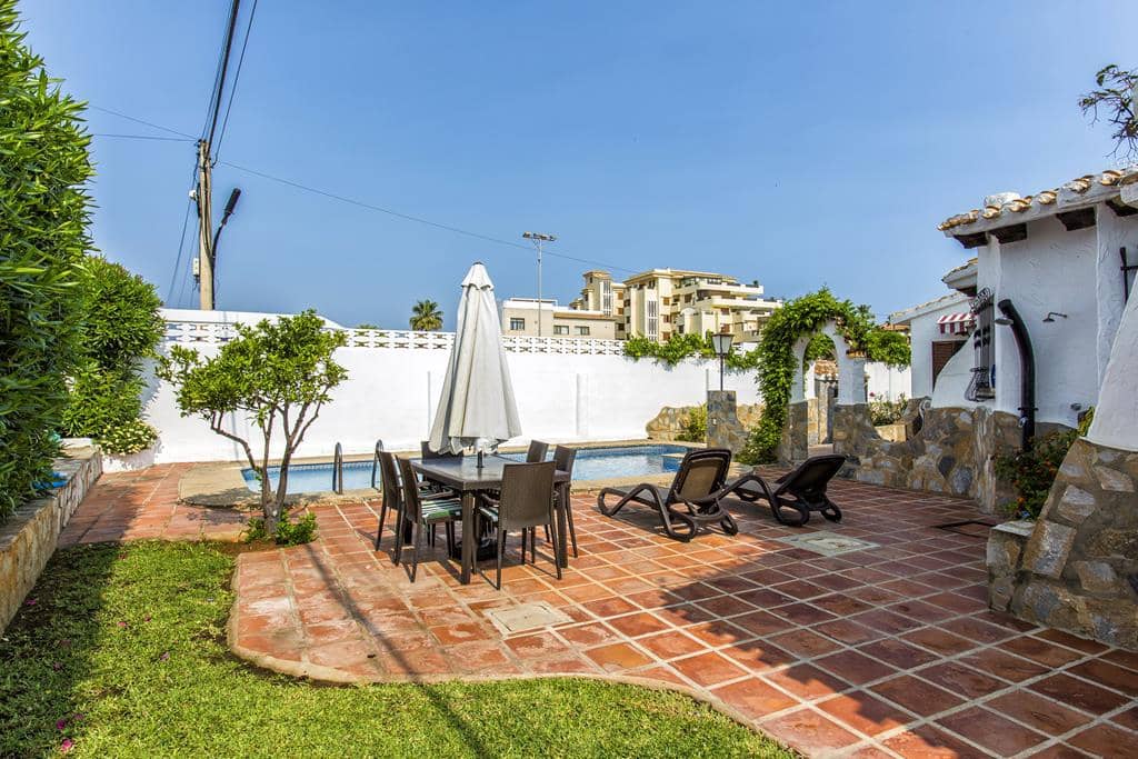 3 bedroom Villa for sale in Denia with pool garage - € 580,000 (Ref: 8621004)