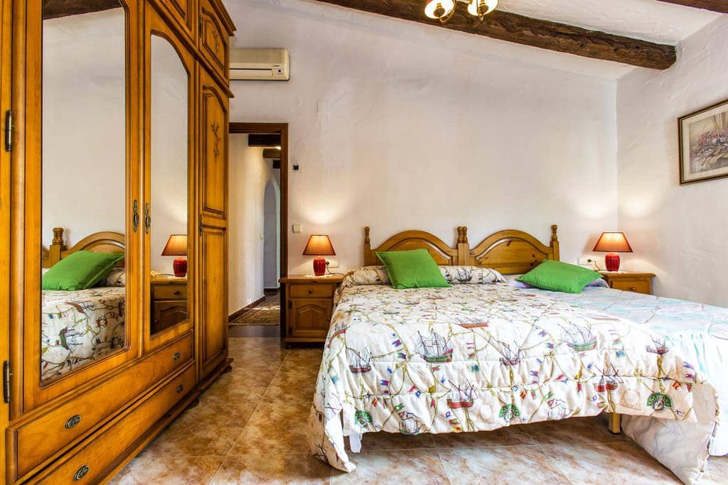 3 bedroom Villa for sale in Denia with pool garage - € 580,000 (Ref: 8621004)