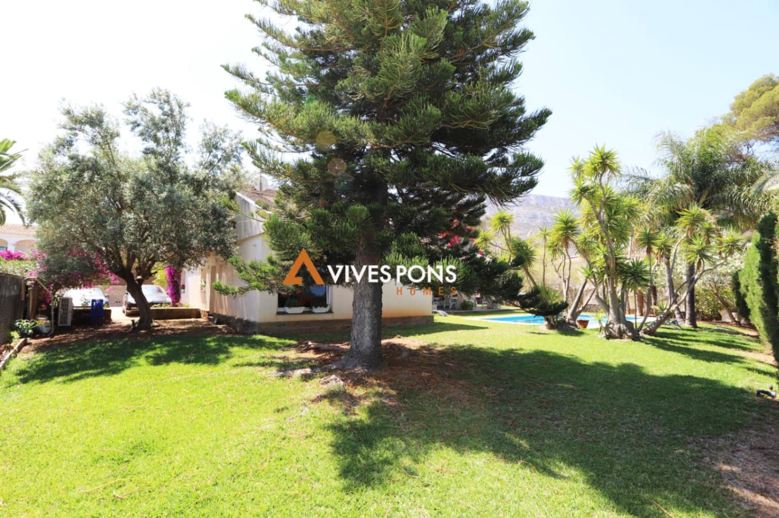 4 bedroom Villa for sale in Denia with pool garage - € 1,190,000 (Ref: 8772791)