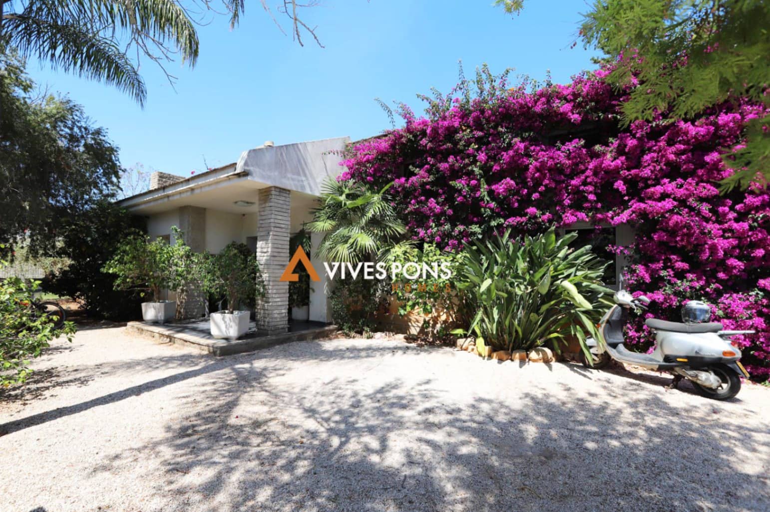 4 bedroom Villa for sale in Denia with pool garage - € 1,190,000 (Ref: 8772791)