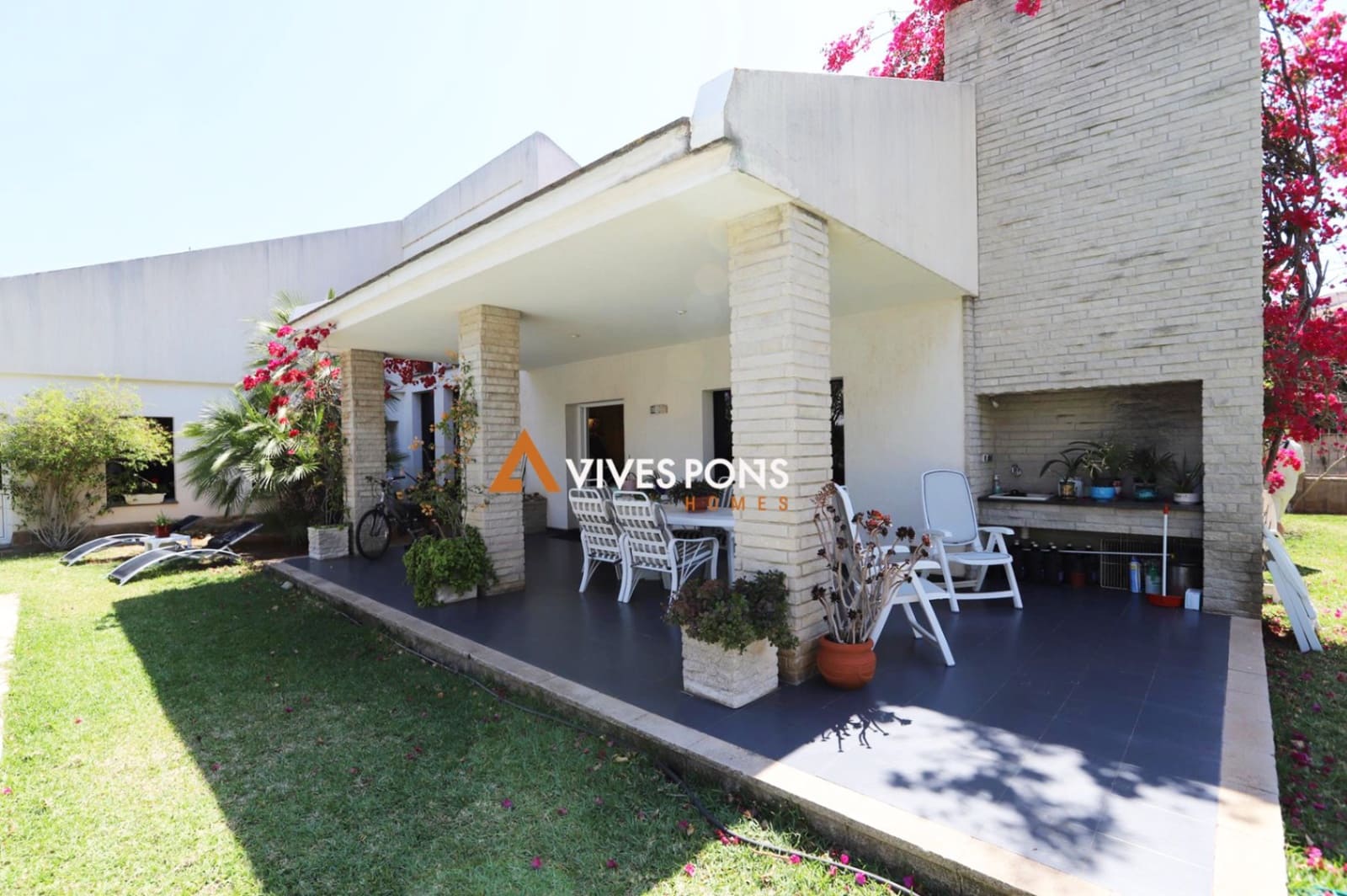 4 bedroom Villa for sale in Denia with pool garage - € 1,190,000 (Ref: 8772791)