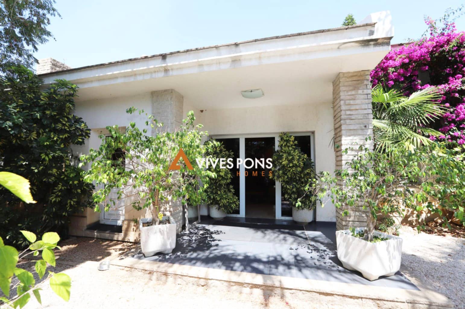 4 bedroom Villa for sale in Denia with pool garage - € 1,190,000 (Ref: 8772791)