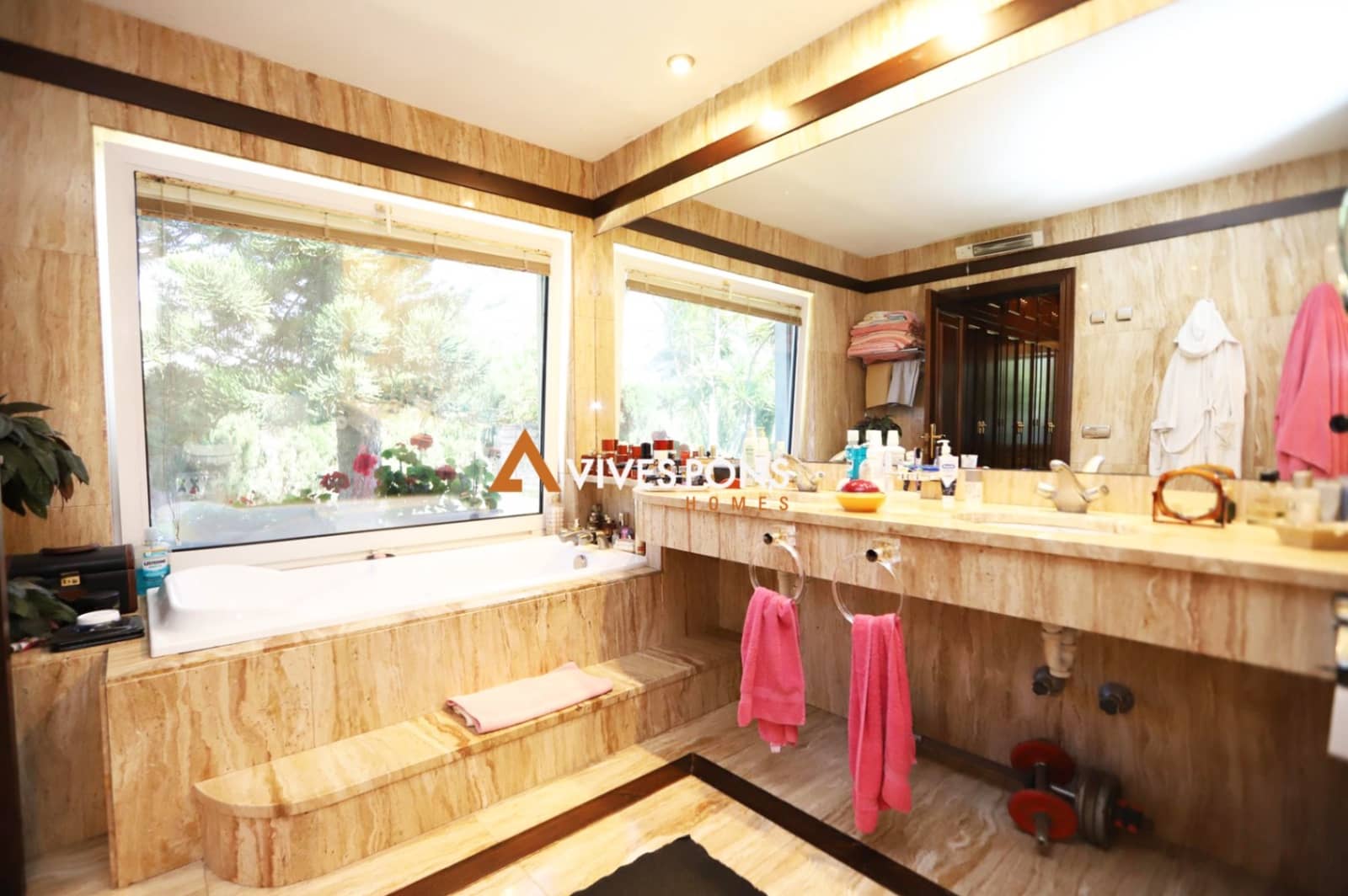 4 bedroom Villa for sale in Denia with pool garage - € 1,190,000 (Ref: 8772791)