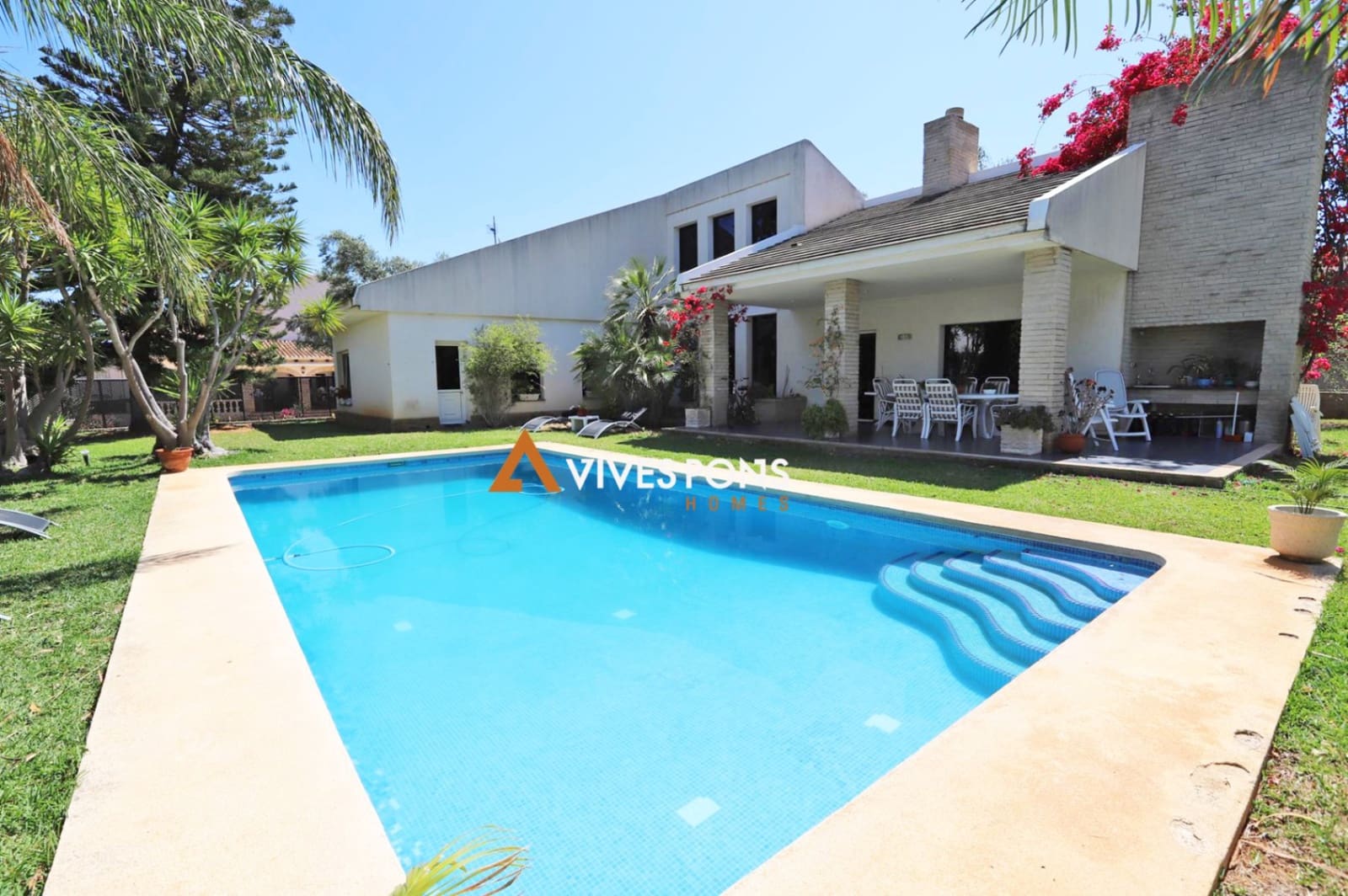 4 sovrum Villa till salu i Denia med pool garage - 1 190 000 € (Ref: 8772791)
