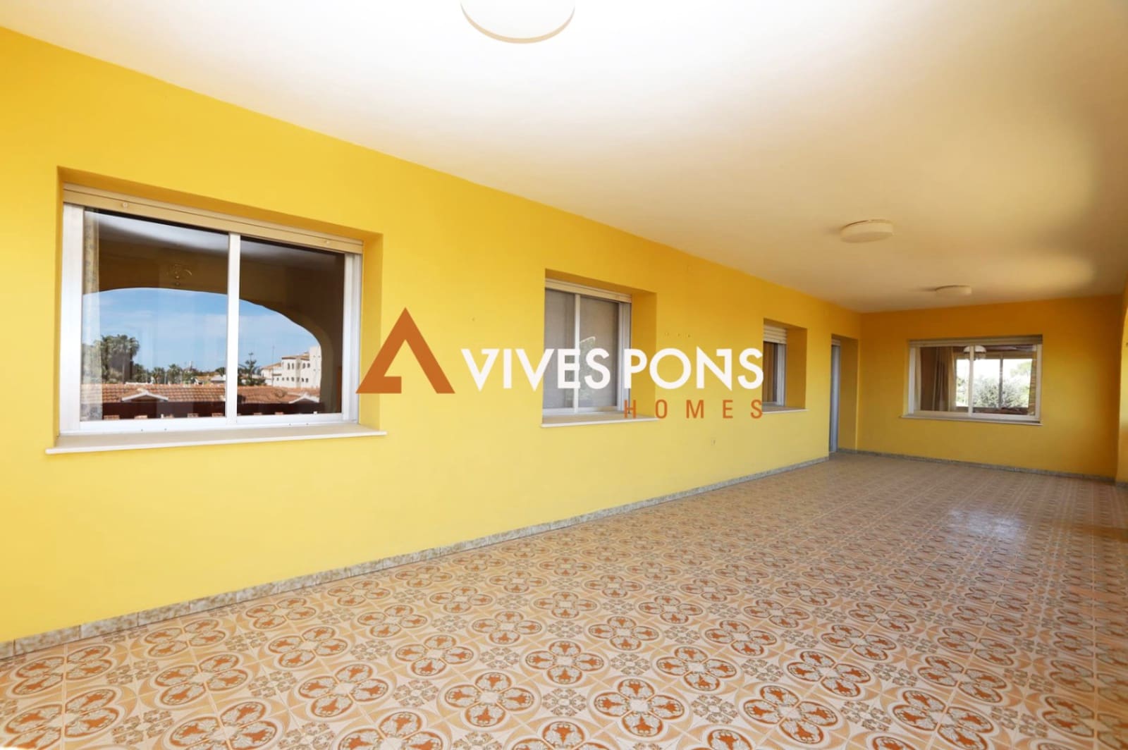 4 bedroom Villa for sale in Denia with pool garage - € 1,100,000 (Ref: 8774828)