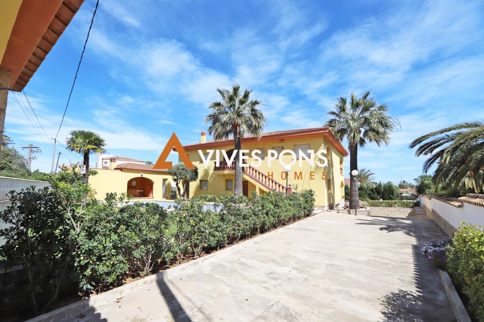 4 bedroom Villa for sale in Denia with pool garage - € 1,100,000 (Ref: 8774828)