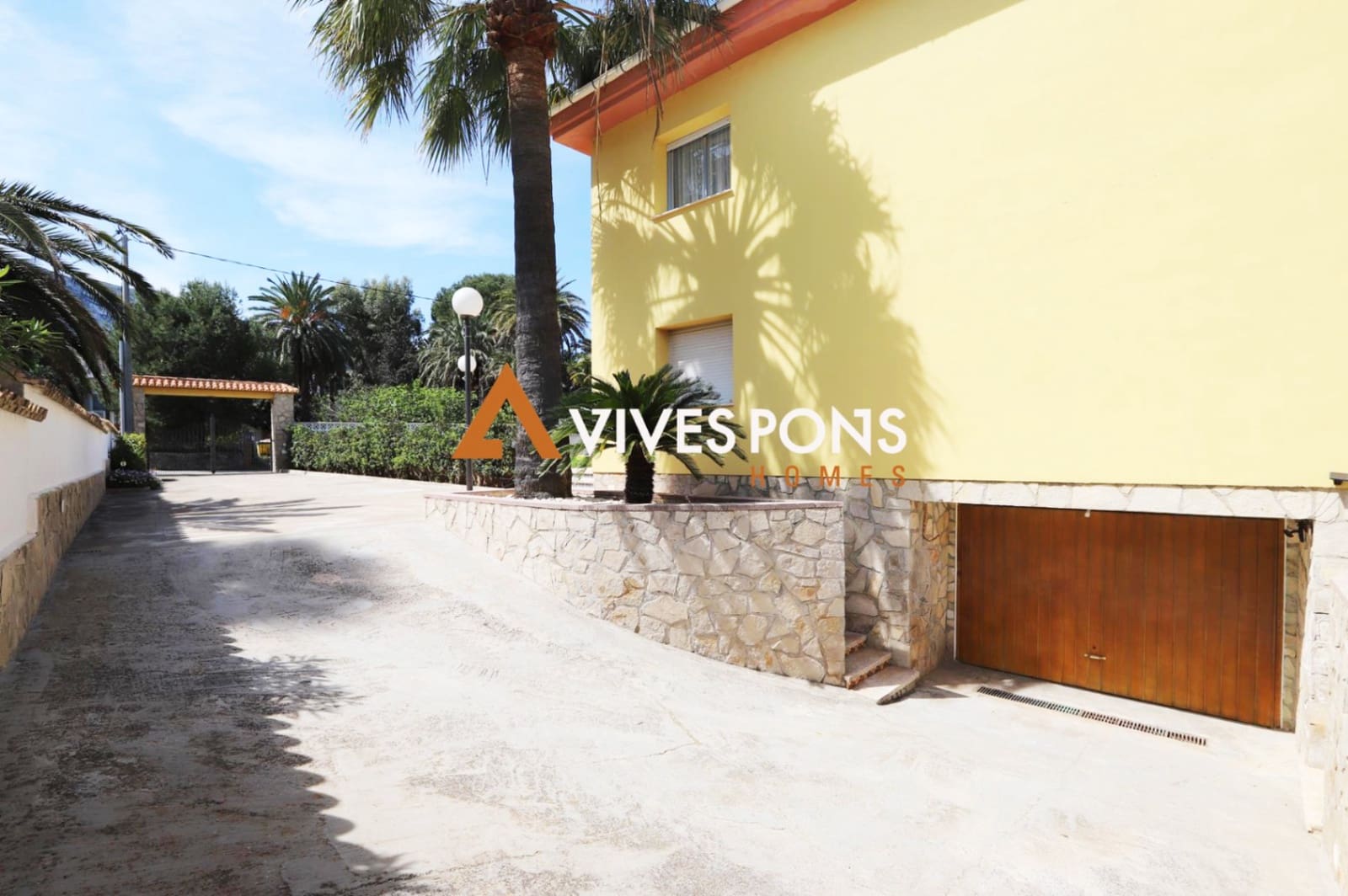 4 bedroom Villa for sale in Denia with pool garage - € 1,100,000 (Ref: 8774828)