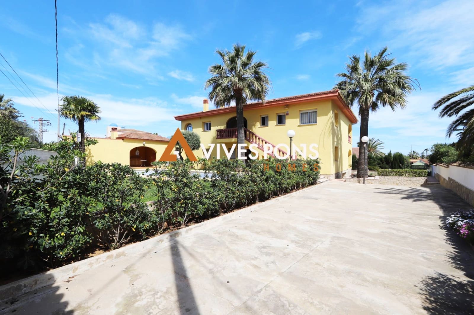 4 bedroom Villa for sale in Denia with pool garage - € 1,100,000 (Ref: 8774828)