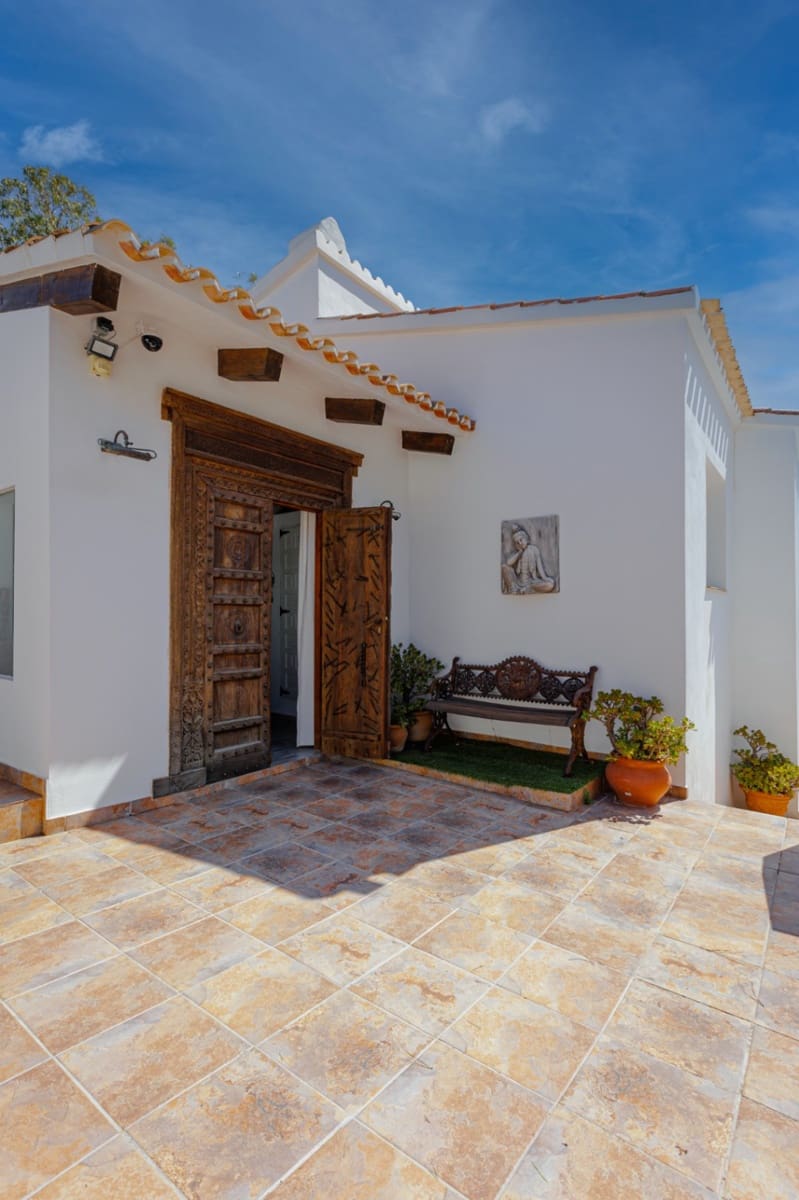 3 bedroom Villa for sale in Denia with pool garage - € 628,000 (Ref: 8820848)