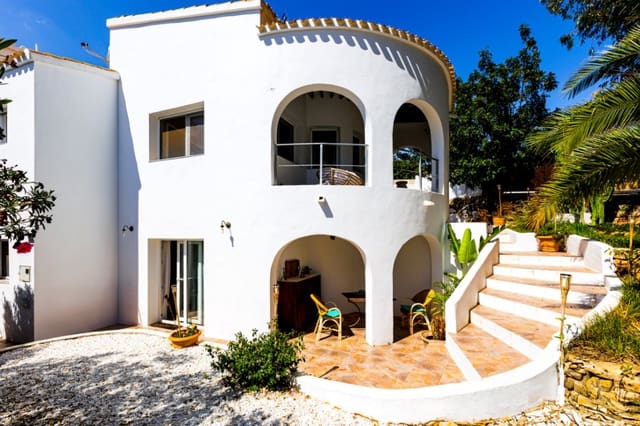 3 Zimmer Villa zu verkaufen in Dénia mit Pool Garage - 628.000 € (Ref: 8820848)