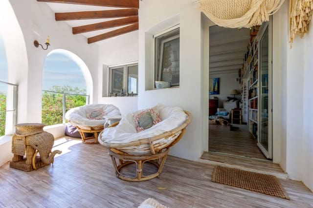 3 Zimmer Villa zu verkaufen in Dénia mit Pool Garage - 628.000 € (Ref: 8820848)