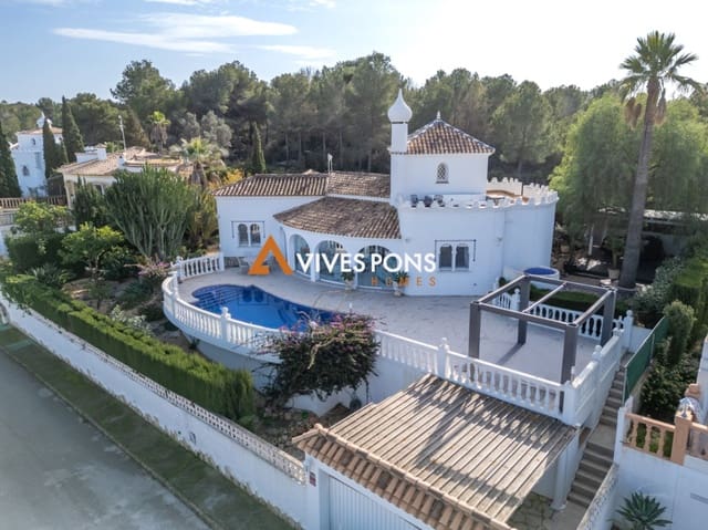 4 slaapkamer Villa te koop in Dénia met zwembad garage - € 890.000 (Ref: 8848672)