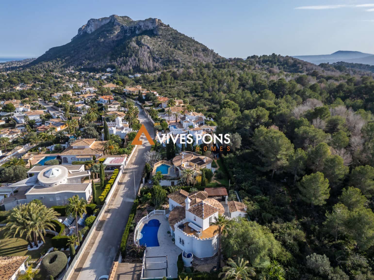 4 bedroom Villa for sale in Denia with pool garage - € 890,000 (Ref: 8848672)