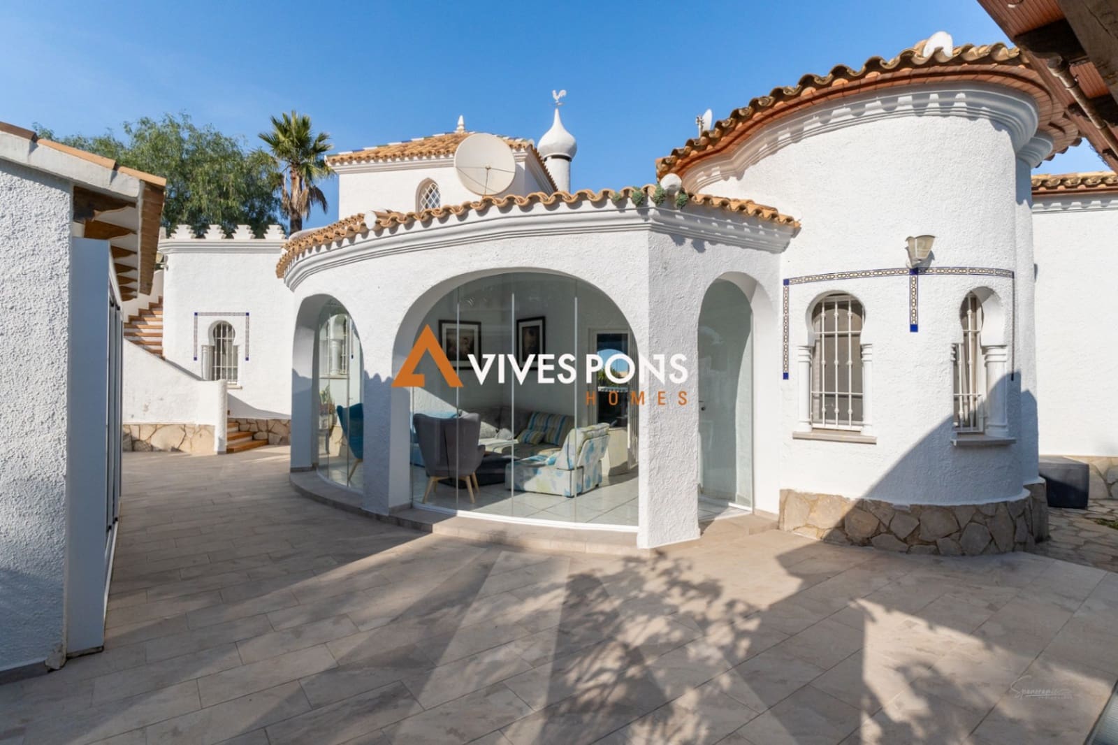 4 bedroom Villa for sale in Denia with pool garage - € 890,000 (Ref: 8848672)