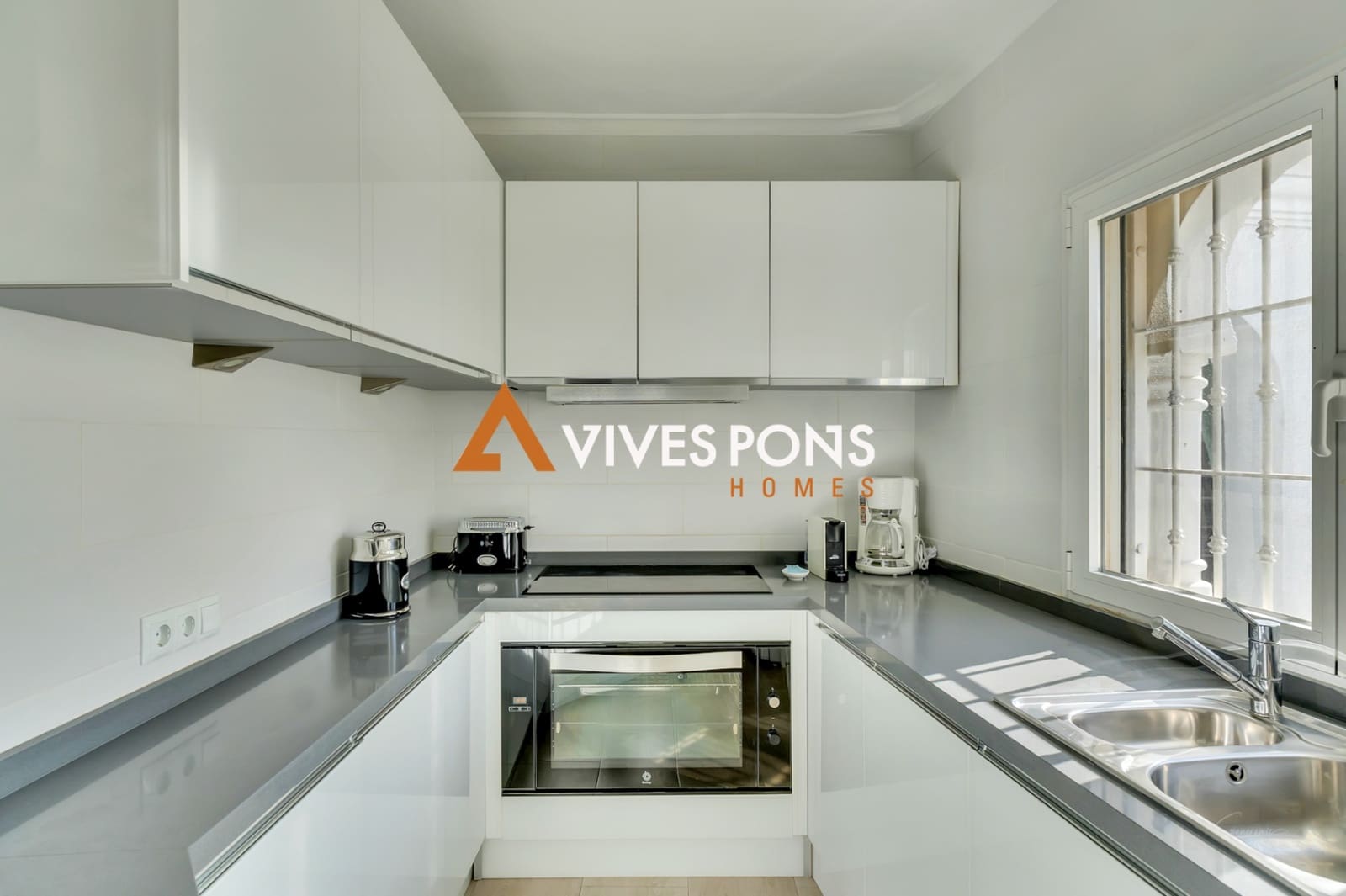 4 bedroom Villa for sale in Denia with pool garage - € 890,000 (Ref: 8848672)