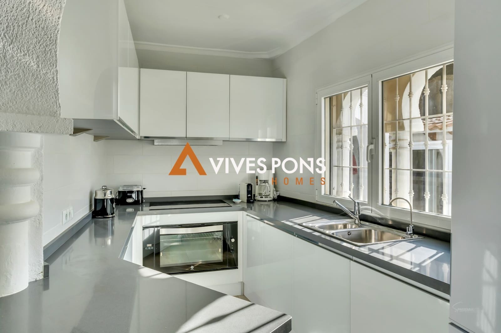 4 bedroom Villa for sale in Denia with pool garage - € 890,000 (Ref: 8848672)