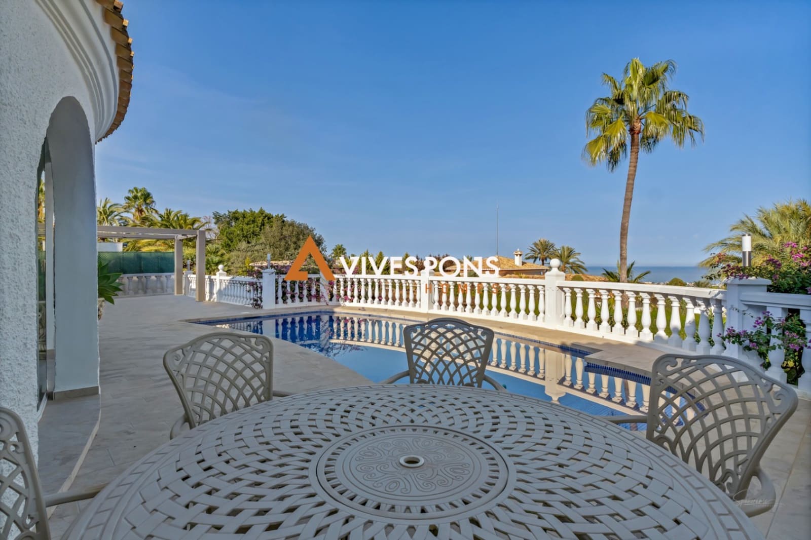 4 bedroom Villa for sale in Denia with pool garage - € 890,000 (Ref: 8848672)