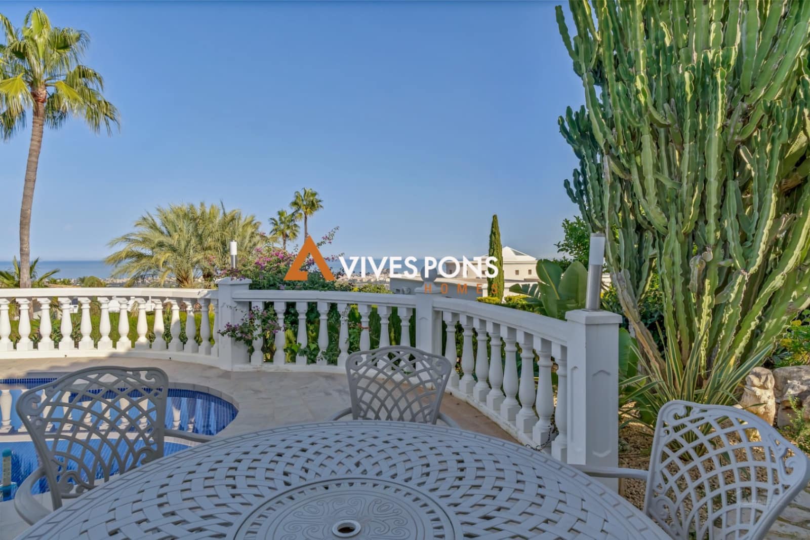 4 bedroom Villa for sale in Denia with pool garage - € 890,000 (Ref: 8848672)