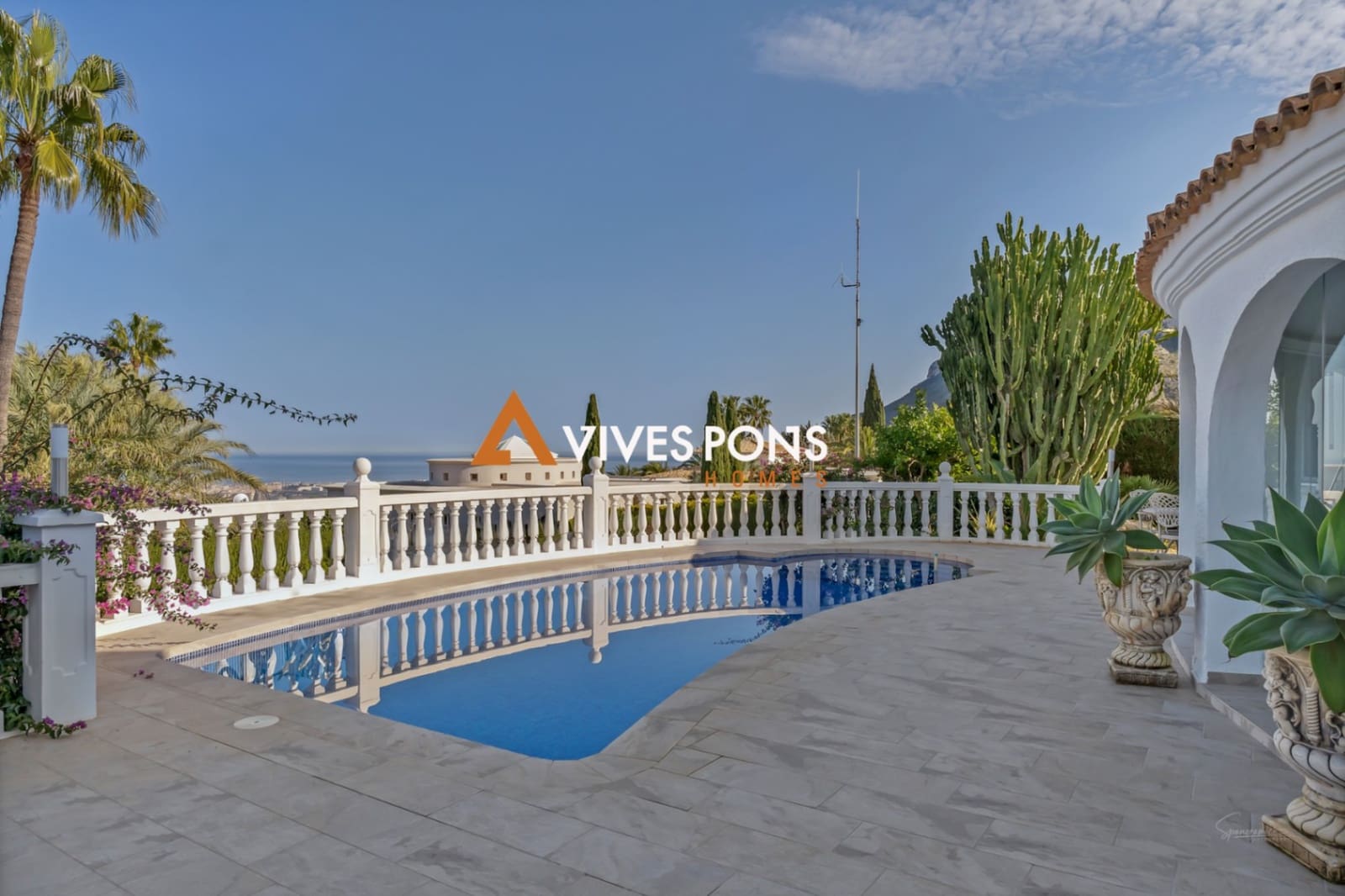 4 bedroom Villa for sale in Denia with pool garage - € 890,000 (Ref: 8848672)