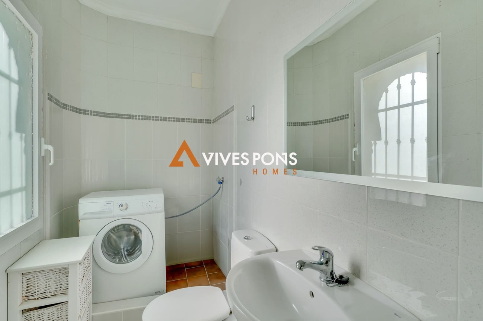 4 bedroom Villa for sale in Denia with pool garage - € 890,000 (Ref: 8848672)