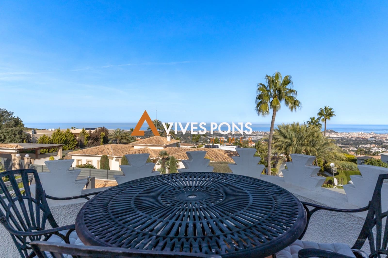 4 bedroom Villa for sale in Denia with pool garage - € 890,000 (Ref: 8848672)