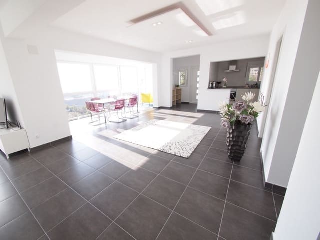 3 soveværelse Villa til salg i Las Rotas / Les Rotes, Dénia med swimmingpool garage - € 800.000 (Ref: 8925232)