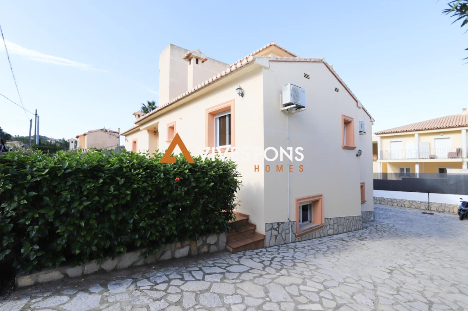 5 sovrum Villa till salu i Denia med pool garage - 849 000 € (Ref: 8934637)