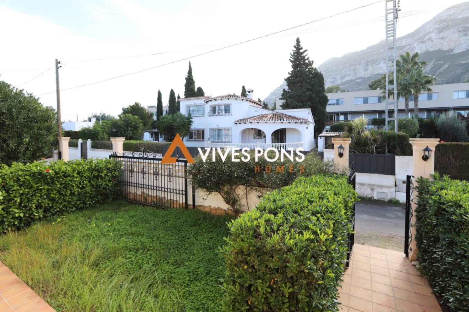 5 bedroom Villa for sale in Denia with pool garage - € 849,000 (Ref: 8934637)