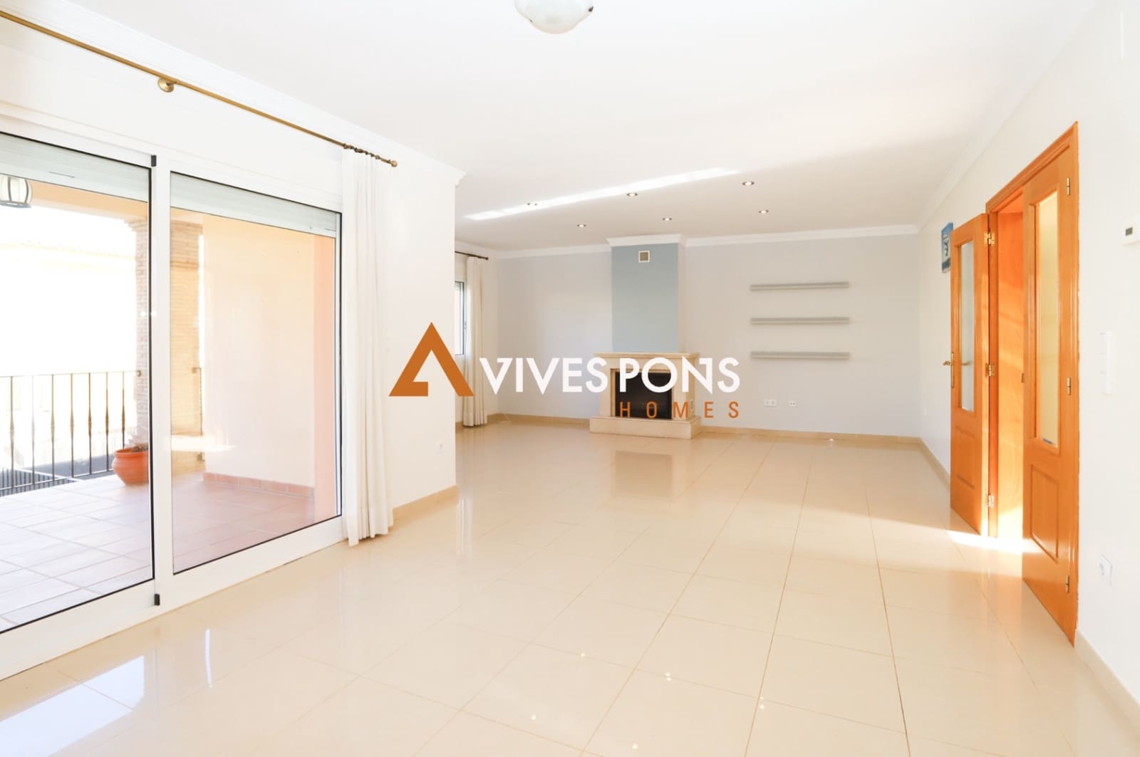 5 bedroom Villa for sale in Denia with pool garage - € 849,000 (Ref: 8934637)