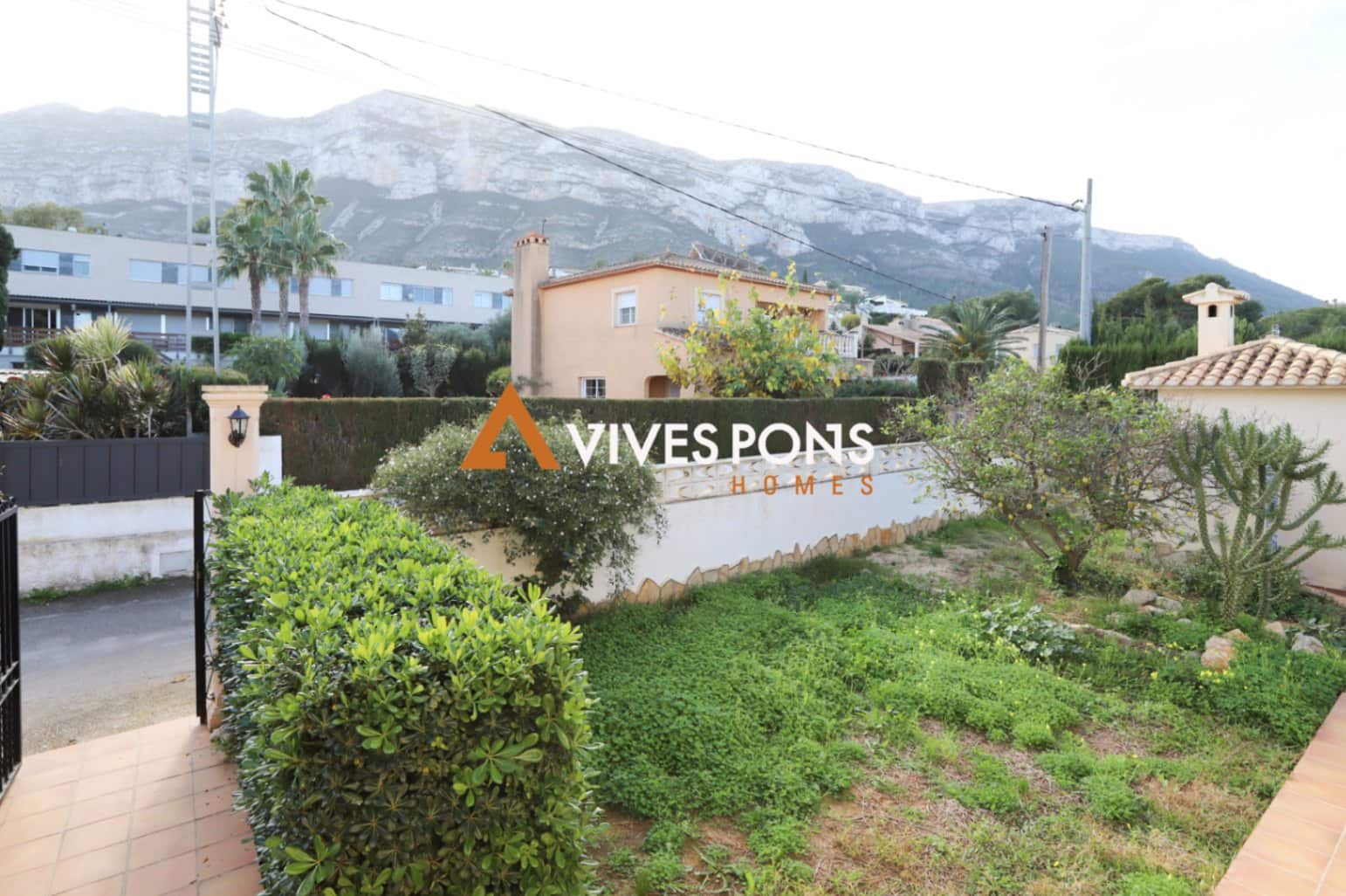 5 bedroom Villa for sale in Denia with pool garage - € 849,000 (Ref: 8934637)