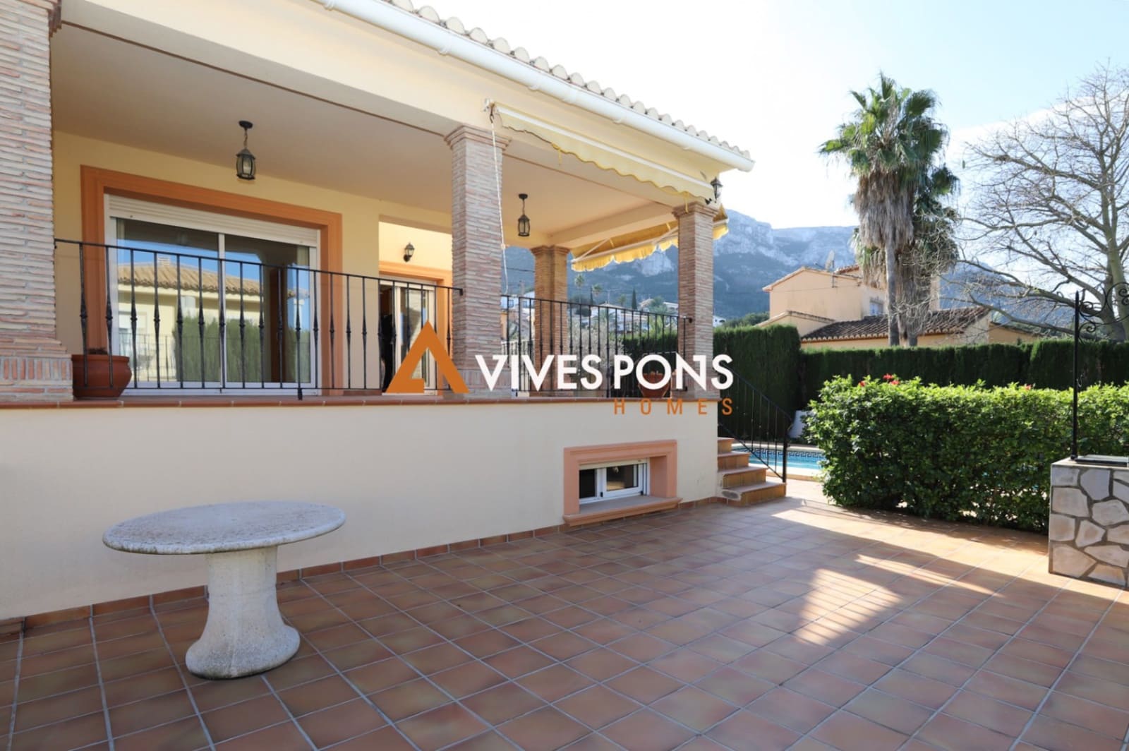5 bedroom Villa for sale in Denia with pool garage - € 849,000 (Ref: 8934637)