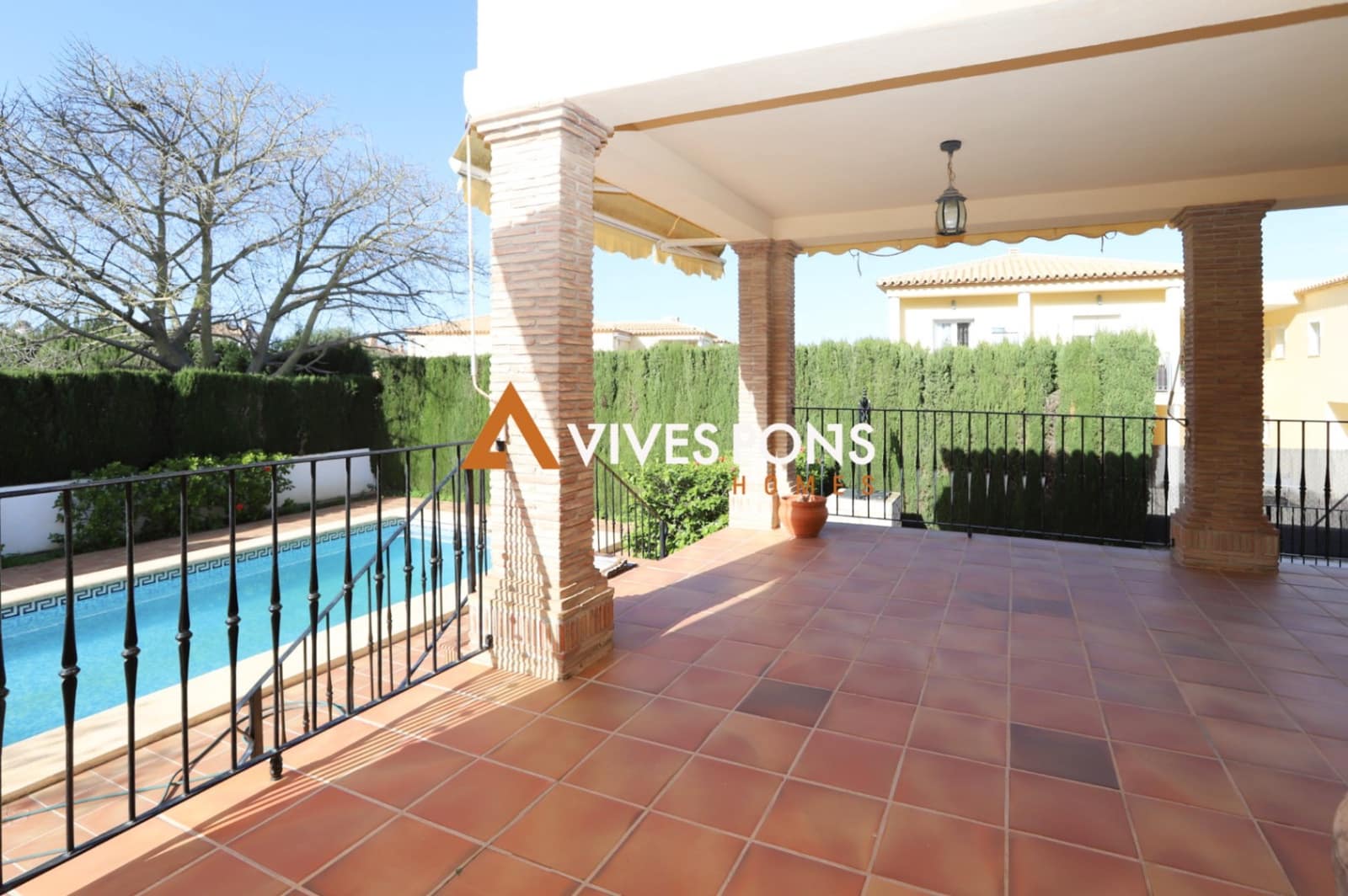 5 bedroom Villa for sale in Denia with pool garage - € 849,000 (Ref: 8934637)