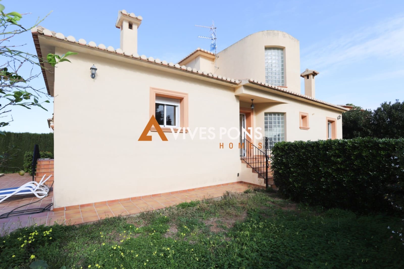 5 bedroom Villa for sale in Denia with pool garage - € 849,000 (Ref: 8934637)