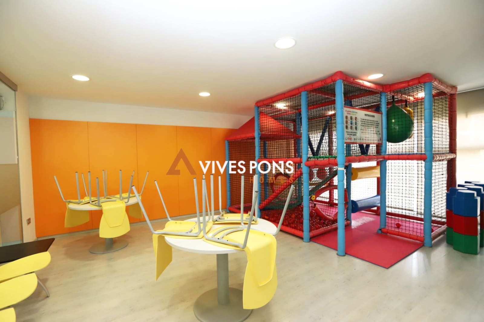 3 sovrum Takvåning till salu i Denia med pool garage - 370 000 € (Ref: 8934638)