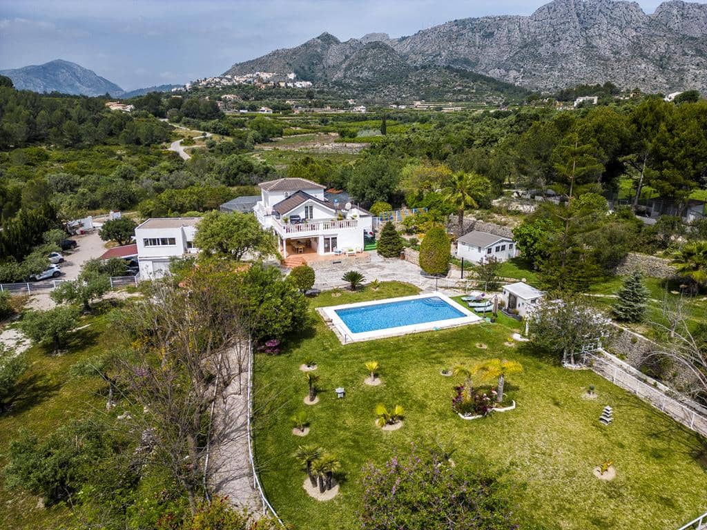 4 soveværelse Finca/Landehus til salg i Beniarbeig med swimmingpool garage - € 899.950 (Ref: 8967680)