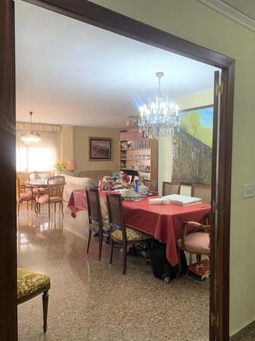 5 bedroom Apartment for sale in Dénia with pool - € 300,000 (Ref: 8967681)