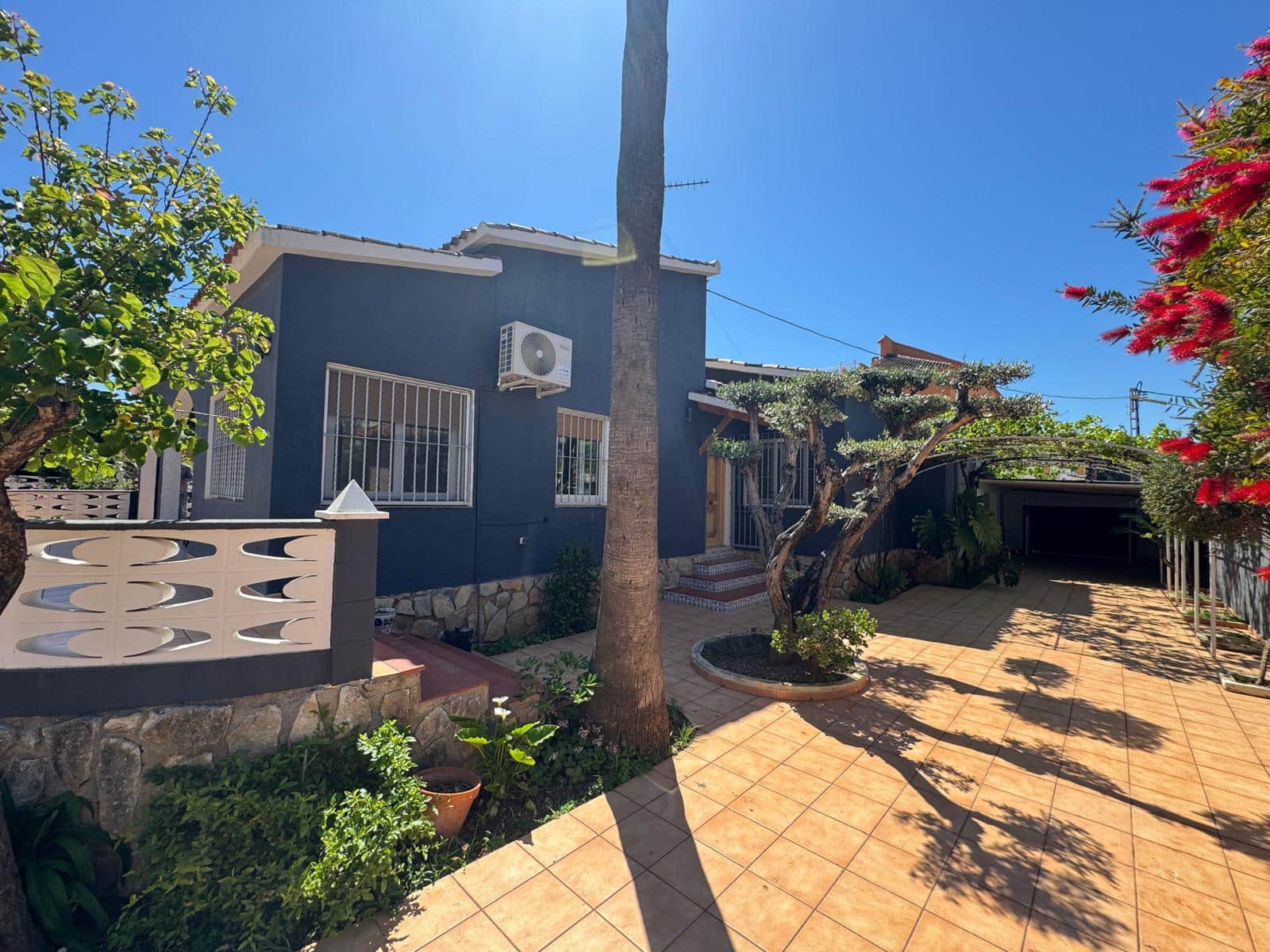 3 makuuhuone Huvila myytävänä paikassa Denia mukana uima-altaan 
autotalli - 690 000 € (Ref: 8970920)