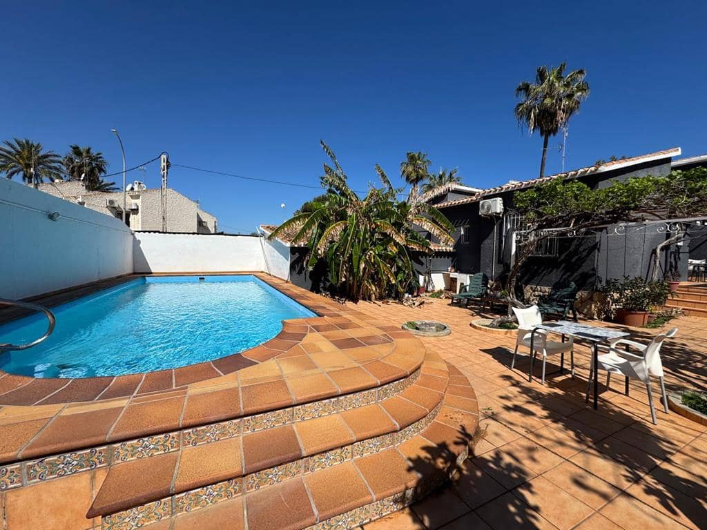 3 makuuhuone Huvila myytävänä paikassa Denia mukana uima-altaan 
autotalli - 690 000 € (Ref: 8970920)