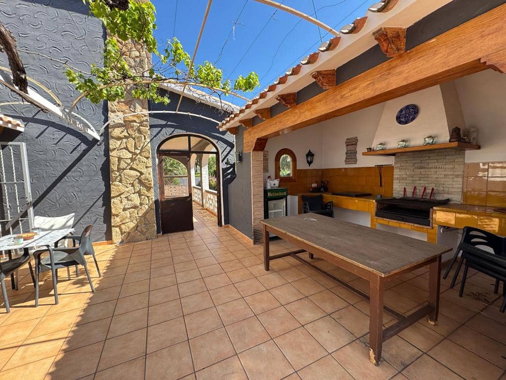 3 makuuhuone Huvila myytävänä paikassa Denia mukana uima-altaan 
autotalli - 690 000 € (Ref: 8970920)