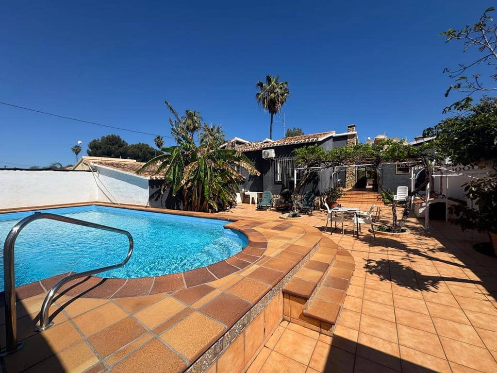 3 makuuhuone Huvila myytävänä paikassa Denia mukana uima-altaan 
autotalli - 690 000 € (Ref: 8970920)