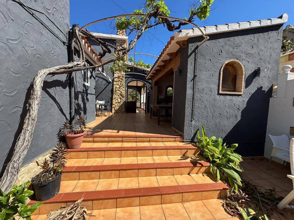 3 camera da letto Villa in vendita in Denia con piscina garage - 695.000 € (Rif: 8970920)