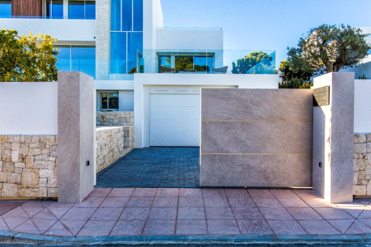 4 bedroom Villa for sale in Benissa with pool - € 2,595,000 (Ref: 9061332)