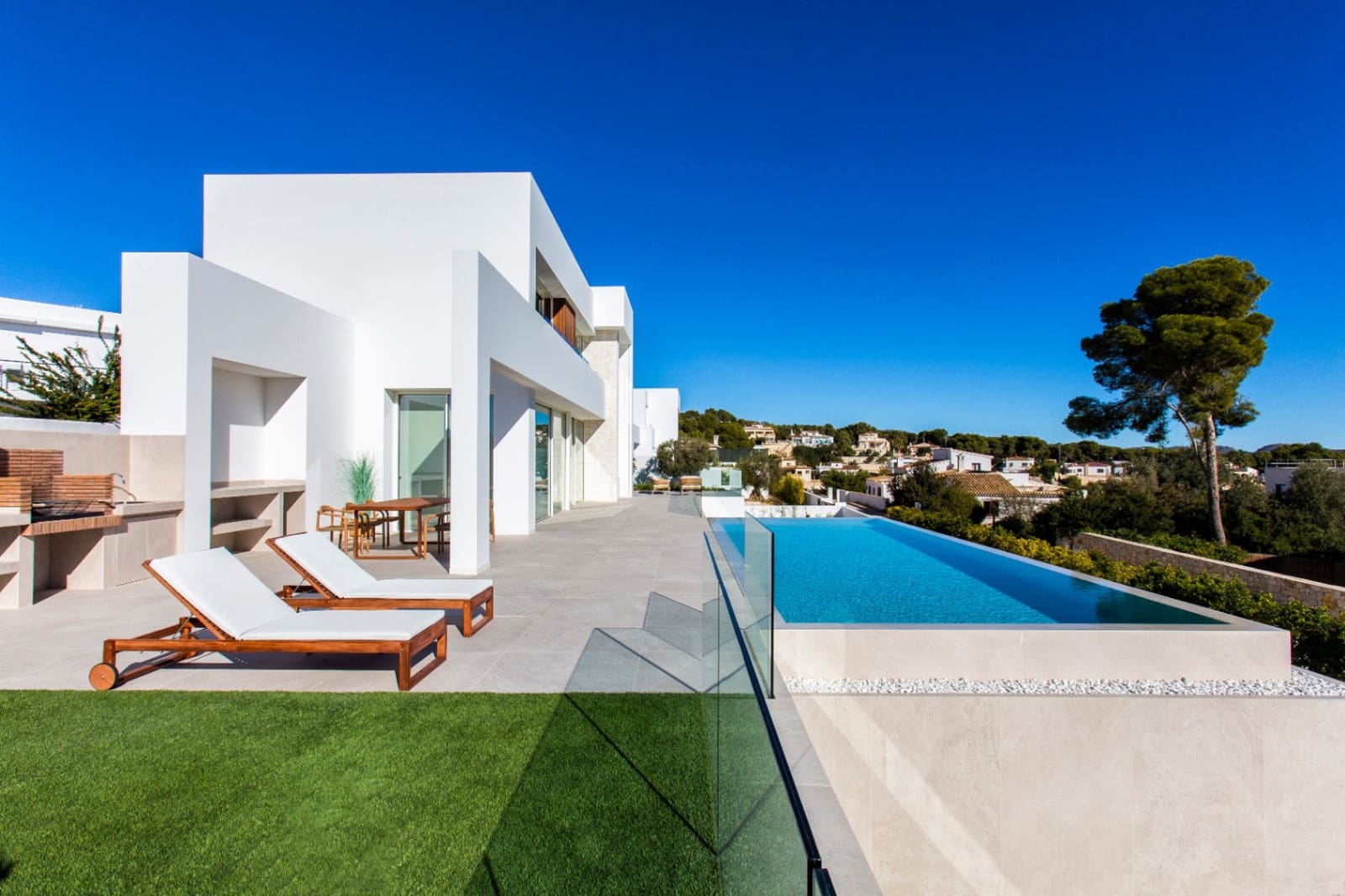 4 bedroom Villa for sale in Benissa with pool - € 2,595,000 (Ref: 9061332)