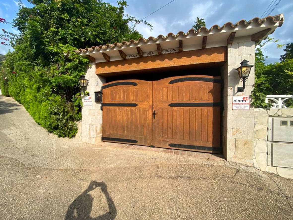 4 soveværelse Villa til salg i Denia med swimmingpool garage - € 770.000 (Ref: 9061333)